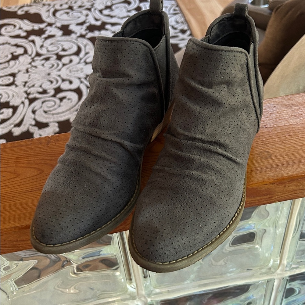 Report Gray Ankle Boots